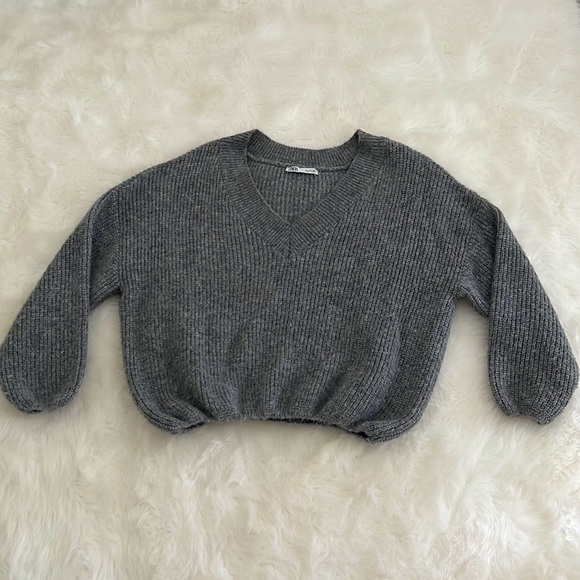 Zara Gray Cable Knit V-Neck Sweater Size Large - Picture 1 of 8